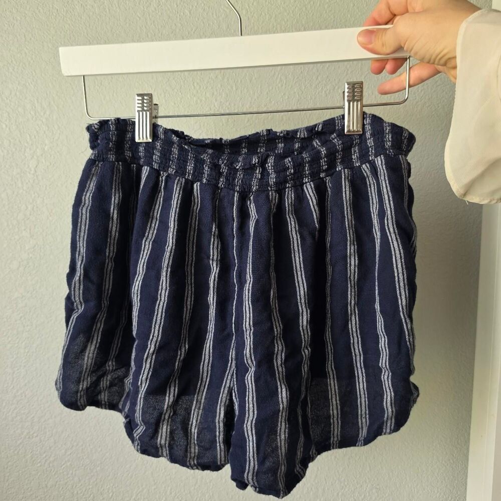 Hollister-co Women's Navy and Blue Shorts - Picture 2 of 3